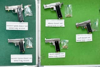 Country pistols and live bullets seized