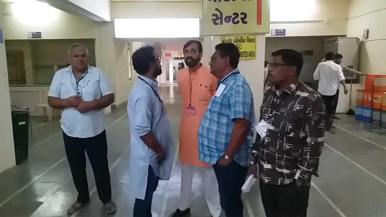 ભાજપ ચૂંટણી જીતીને સત્તાના સૂત્રો કબજે કર્યા.