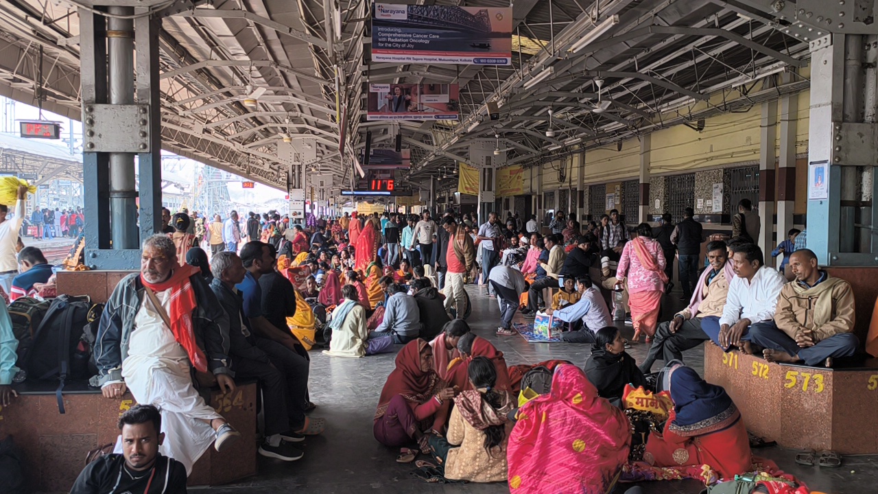 Crowd at Bhagalpur station