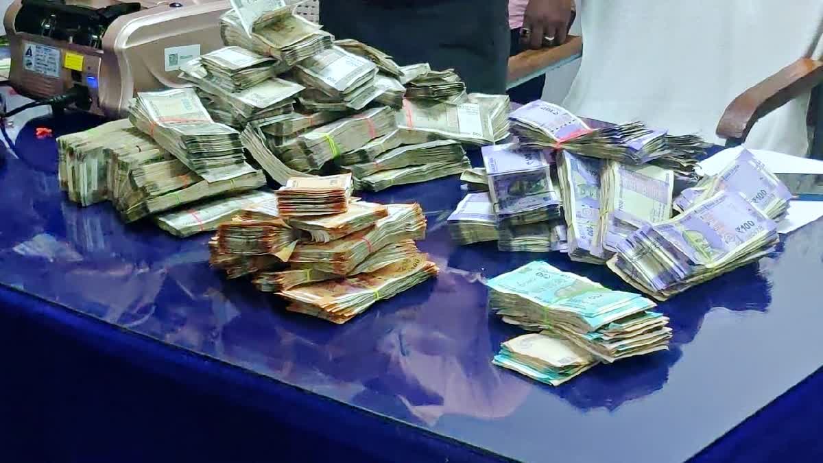 2024 Lok Sabha election lakhs of undocumented cash seized