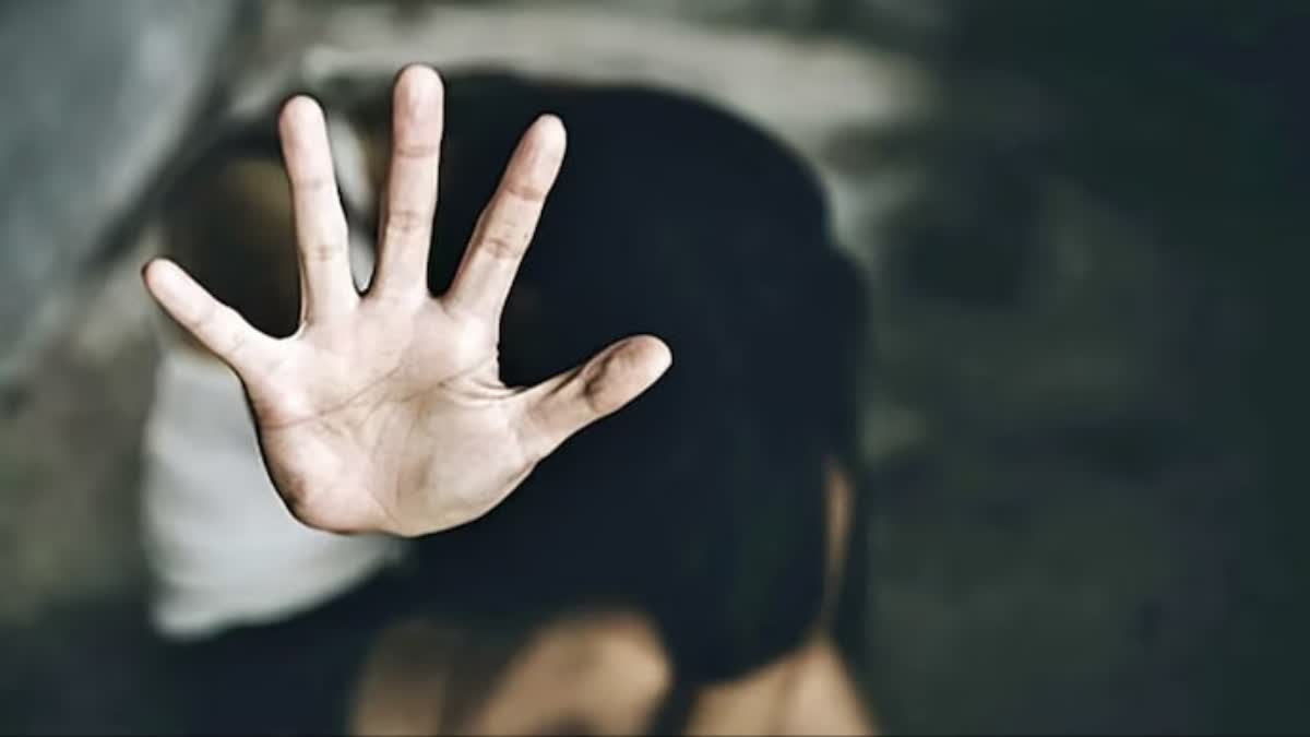 Gang Rape in Agra: प्रियकरानं प्रेयसीला जंगलात बोलावलं आणि दोन मित्रांसह केला बलात्कार, आरोपींना 24 तासांत अटक