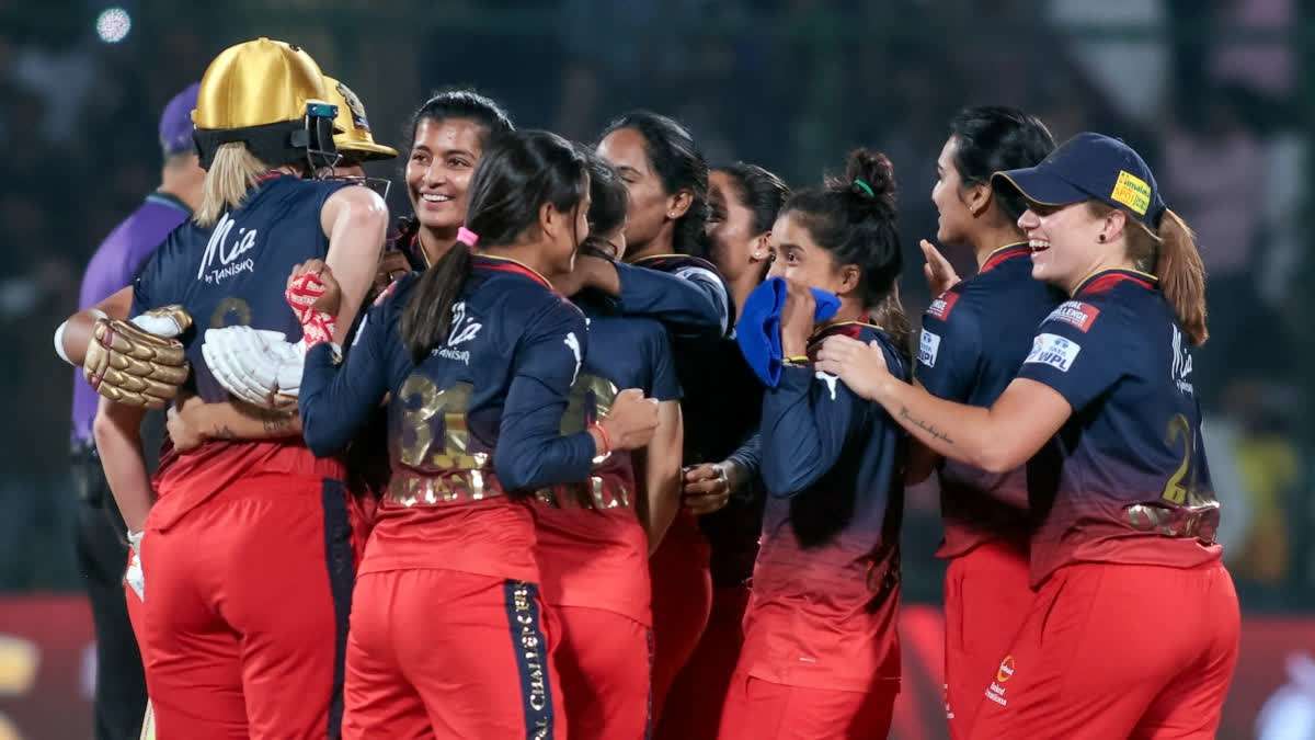 Virat Kohli congratulated the Smriti Mandhana's Royal Challengers Bangalore team through a video call for lifting their maiden Women's Premier League Title, defeating Delhi Capitals in the final at Arun Jaitley Stadium in Delhi on Sunday. The crowd present at the stadium chanted 'Kohli, Kohli' as soon as Richa Ghosh played a winning shot.