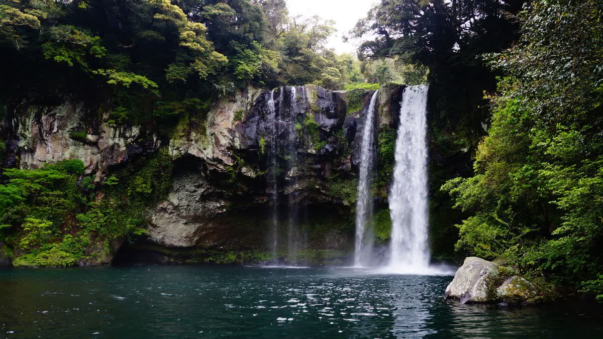 Child dies by drowning waterfall