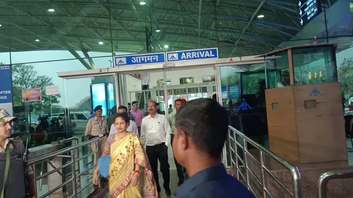 Hemant Soren wife Kalpana Soren returned to Ranchi from Mumbai