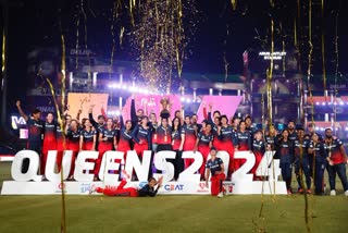 WPL 2024 Final: जे 'विराट'ला 16 वर्षात जमलं नाही ते 'स्मृती'नं दोनच वर्षात करुन दाखवलं; अखेर आरसीबीनं जिंकला 'चषक'