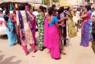 Transgenders Clash over Rights on Thungathurthi For Begging