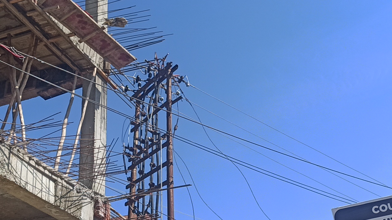 Laborer electrocuted in Sanjauli
