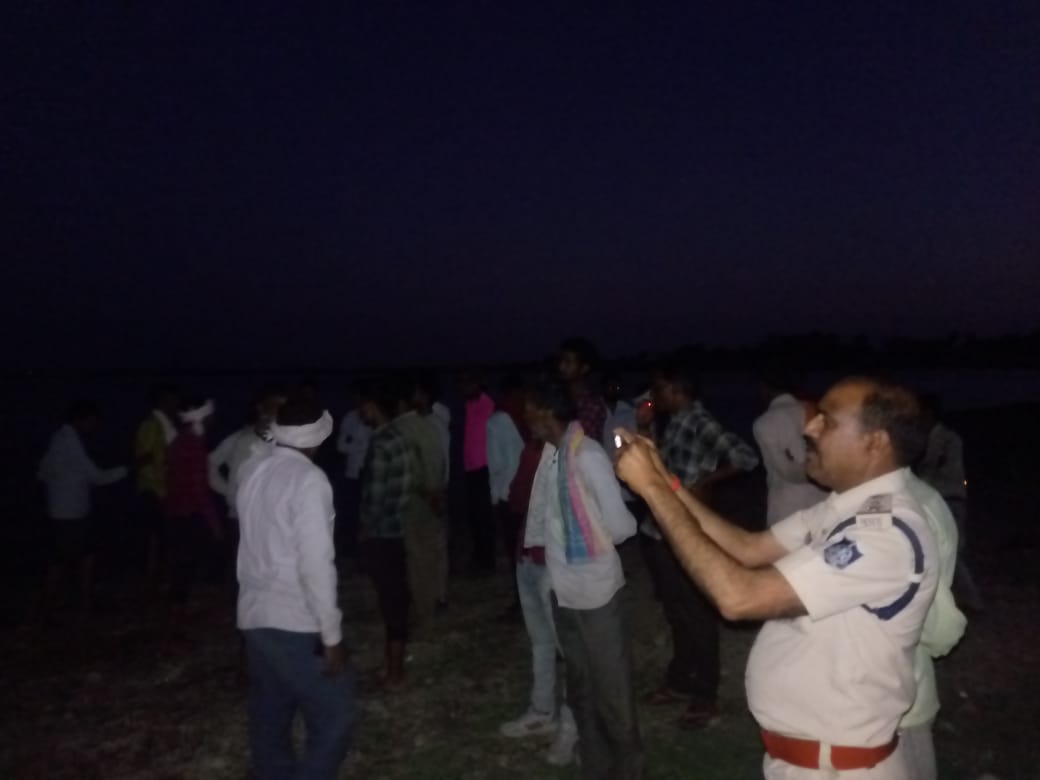 Boat capsized in Shivpuri Mata Tila Dam