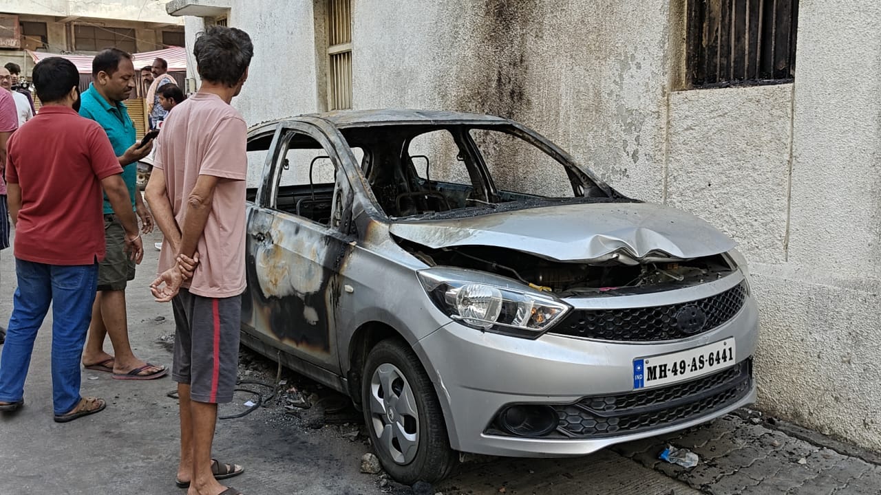 Nagpur violence : 20 vehicles torched burnt four DCPs injured