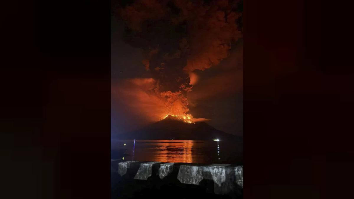 Thousands of people in Indonesia have been asked to evacuate after multiple eruptions of the area's Ruang volcano. Indonesian authorities issued a tsunami alert Wednesday after eruptions at Ruang Mountain sent ash thousands of feet high.