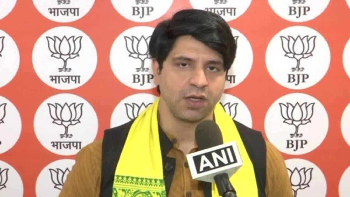 The BJP has accused Congress and INDIA bloc constituents of "abuse and intimidation" and called on the Election Commission to take action against their recent remarks. Party's national spokesperson Shehzad Poonawala has alleged that Nazrul Islam, a leader of the JMM and the 'INDI Alliance' has threatened to kill and bury Prime Minister Narendra Modi "400 feet below."