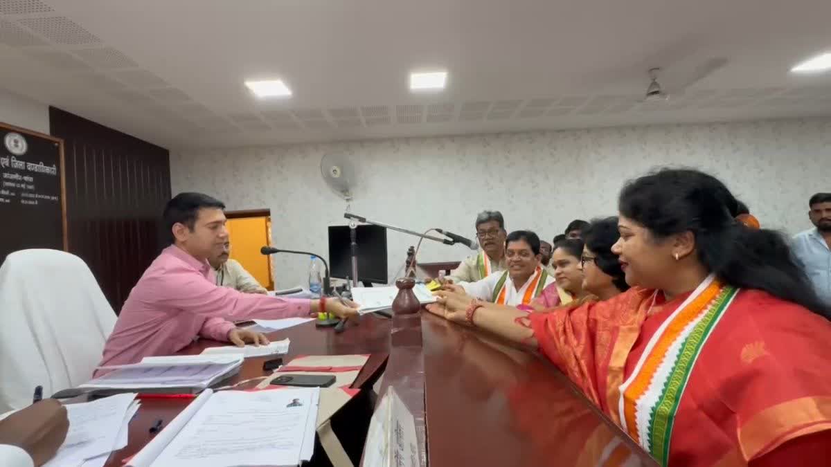 Shiv Kumar Dahriya filed nomination