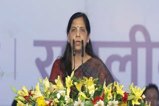 sunita kejriwal in ranchi rally