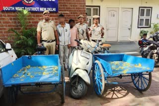 Two auto lifters arrested in delhi