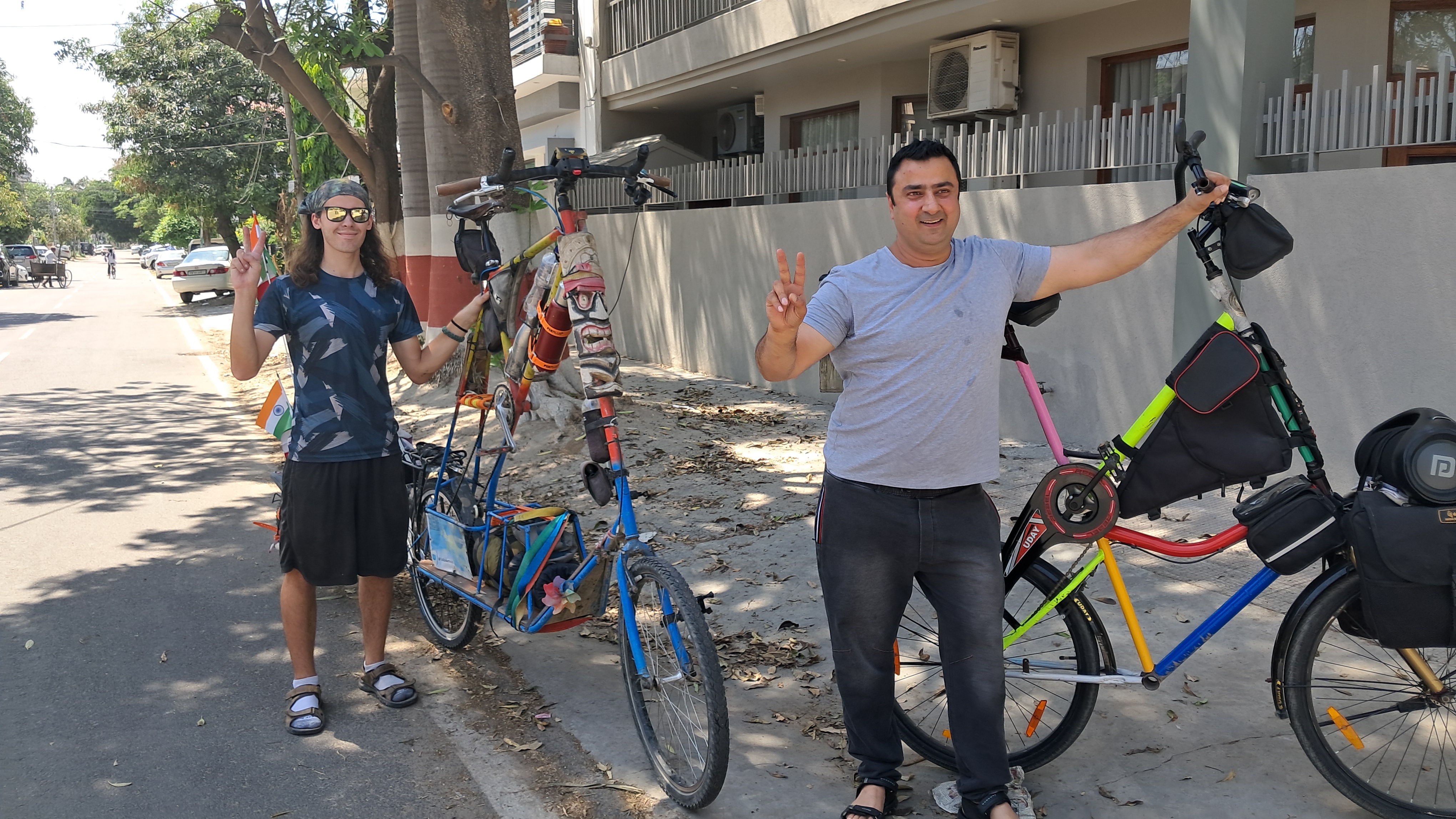 Cyclist Alex Tallbiketour In India