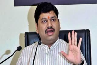 dhananjay munde bells palsy health