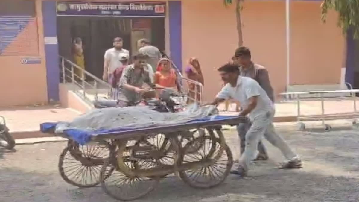 mother dead body on handcart