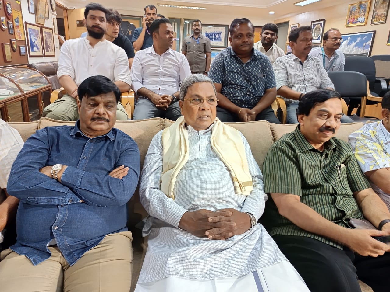 BENGALURU: CM SIDDARAMAIAH VISITS CHINNASWAMY STADIUM TO WATCH THE RCB VS CSK MATCH