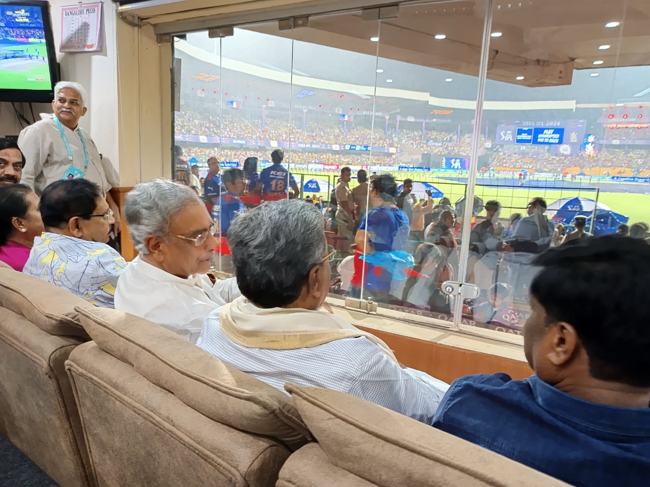 BENGALURU: CM SIDDARAMAIAH VISITS CHINNASWAMY STADIUM TO WATCH THE RCB VS CSK MATCH