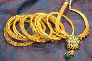Gold jewelry images