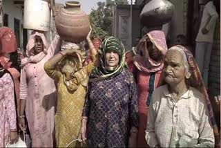 WOMEN PROTEST FOR DRINKING WATER
