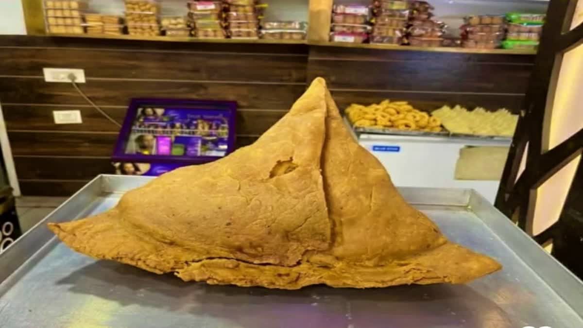 Bahubali Samosa Meerut