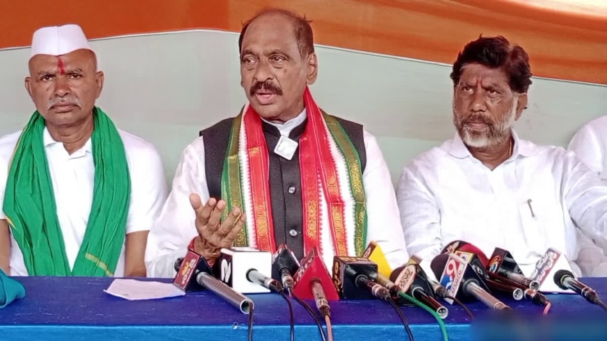Manik Rao Forest Manik Rao Thackeray Latest News : 'బీఆర్ ఎస్ , బీజేపీ నేతలు టచ్ లో ...