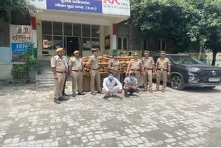 Etv BharatNoida police arrested Two smugglers with hemp
