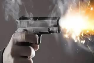 two women shot dead in delhi  two women shot dead in delhi rk puram  rk puram delhi firing  firing in delhi  delhi  delhi women death  ഡൽഹിയിൽ രണ്ട് സ്‌ത്രീകൾ വെടിയേറ്റ് മരിച്ചു  ഡൽഹിയിൽ രണ്ട് സ്‌ത്രീകൾ വെടിയേറ്റു  ഡൽഹി  ഡൽഹി ആർ കെ പുരം  വെടിവയ്‌പ്പ്  വെടിവയ്‌പ്പ് ഡൽഹി  ഡൽഹി വെടിവയ്‌പ്പ്  സ്‌ത്രീകൾ വെടിയേറ്റ് മരിച്ചു  സാമ്പത്തിക ഇടപാട്  സാമ്പത്തിക ഇടപാട് തർക്കം  സഹോദരിമാർ വെടിയേറ്റ് മരിച്ചു  ഡൽഹിയിൽ സഹോദരിമാർ വെടിയേറ്റ് മരിച്ചുട