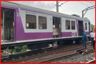 Local Derail In Thane