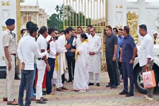 Anant Maharaj meets CM Mamata Banerjee