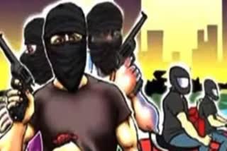 WOMAN ROBBED IN GAYA