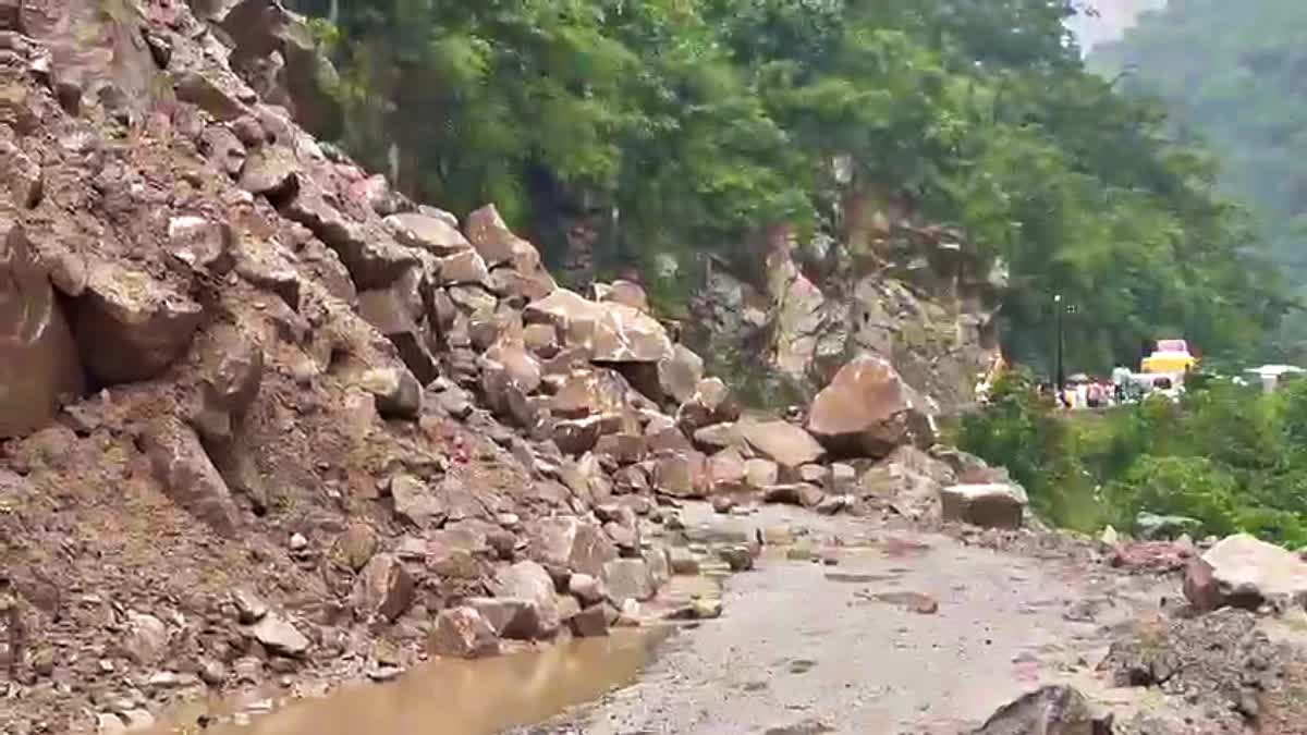 Landslide In Mandi.