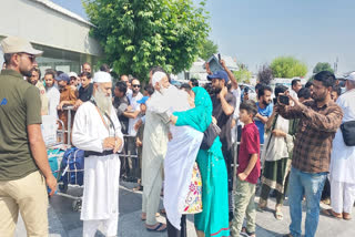 First batch of Hajj pilgrims lands at Srinagar airport