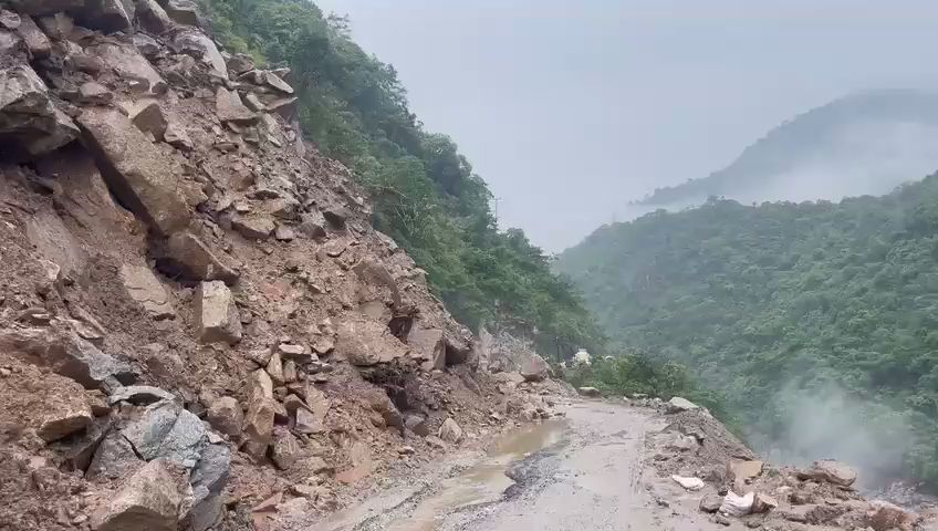 Landslide In Mandi.