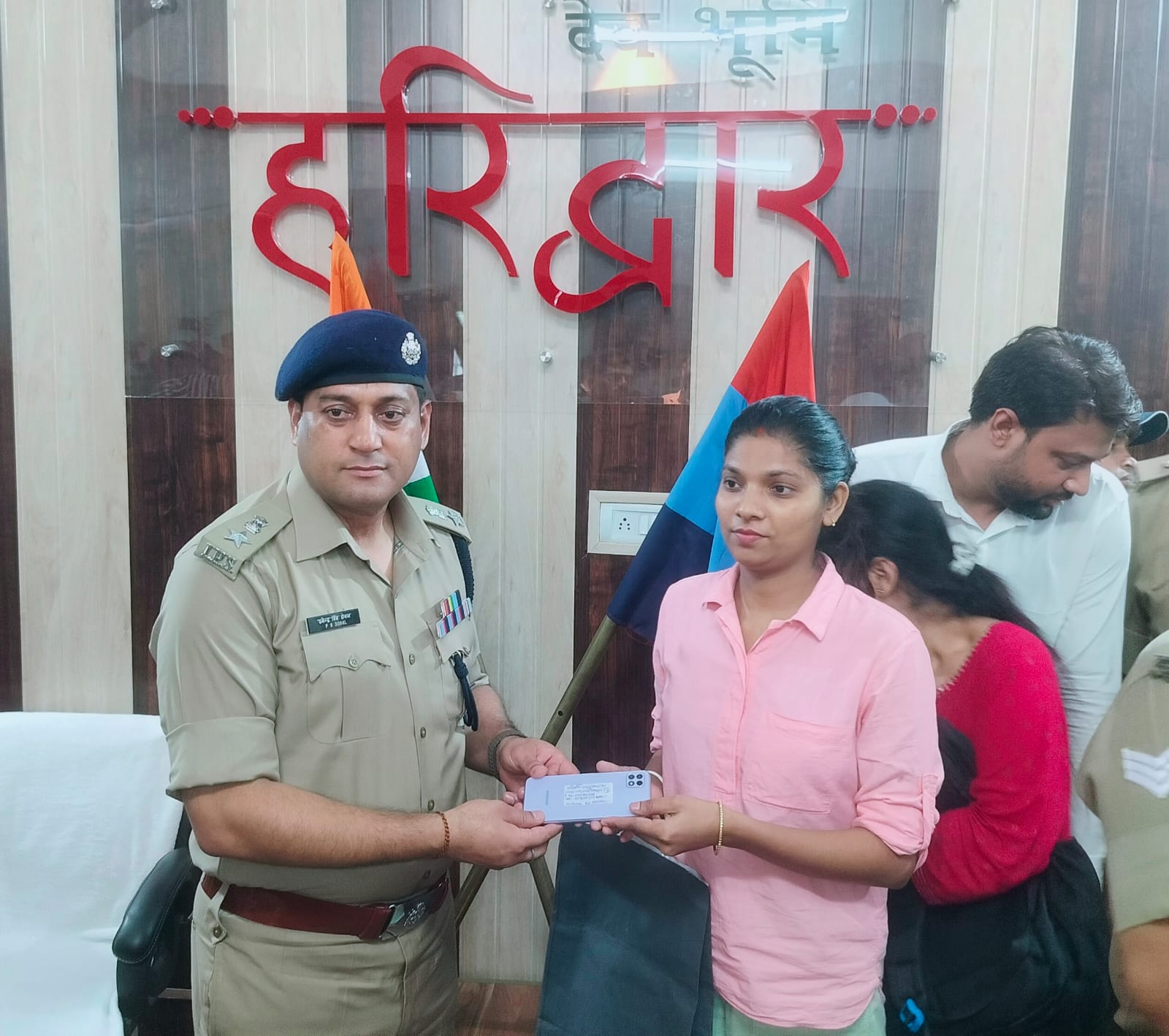 Police Recovered Lost Mobiles in Haridwar