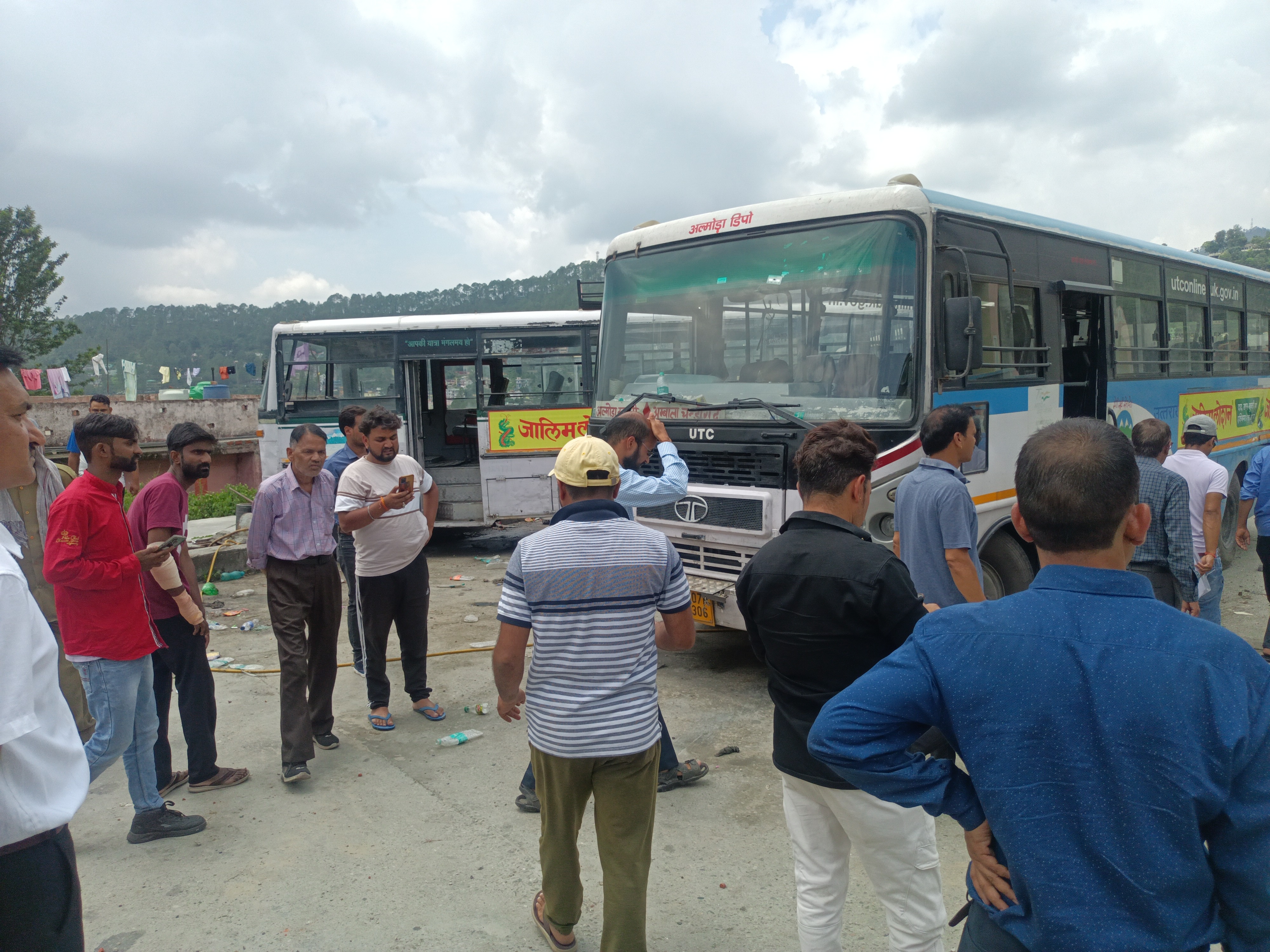 BUS HIT CLEANER ALMORA