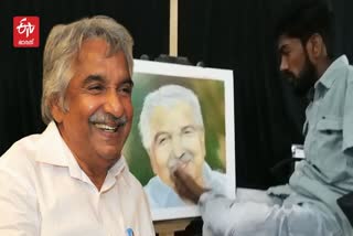 OOMMEN CHANDY DRAWING  VYSHAK ETTUKUDUKKA FOOT PAINTINGS  കാലുകൊണ്ട് വരച്ച ഉമ്മൻചാണ്ടി ചിത്രം  വൈശാഖ് ഏറ്റുകുടുക്ക ചിത്രങ്ങൾ