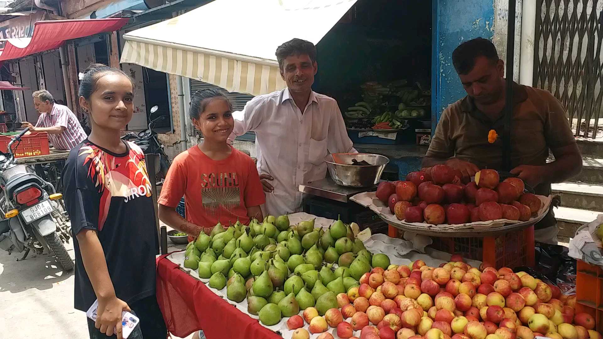 ફળોના ભાવમાં થયો વધારો