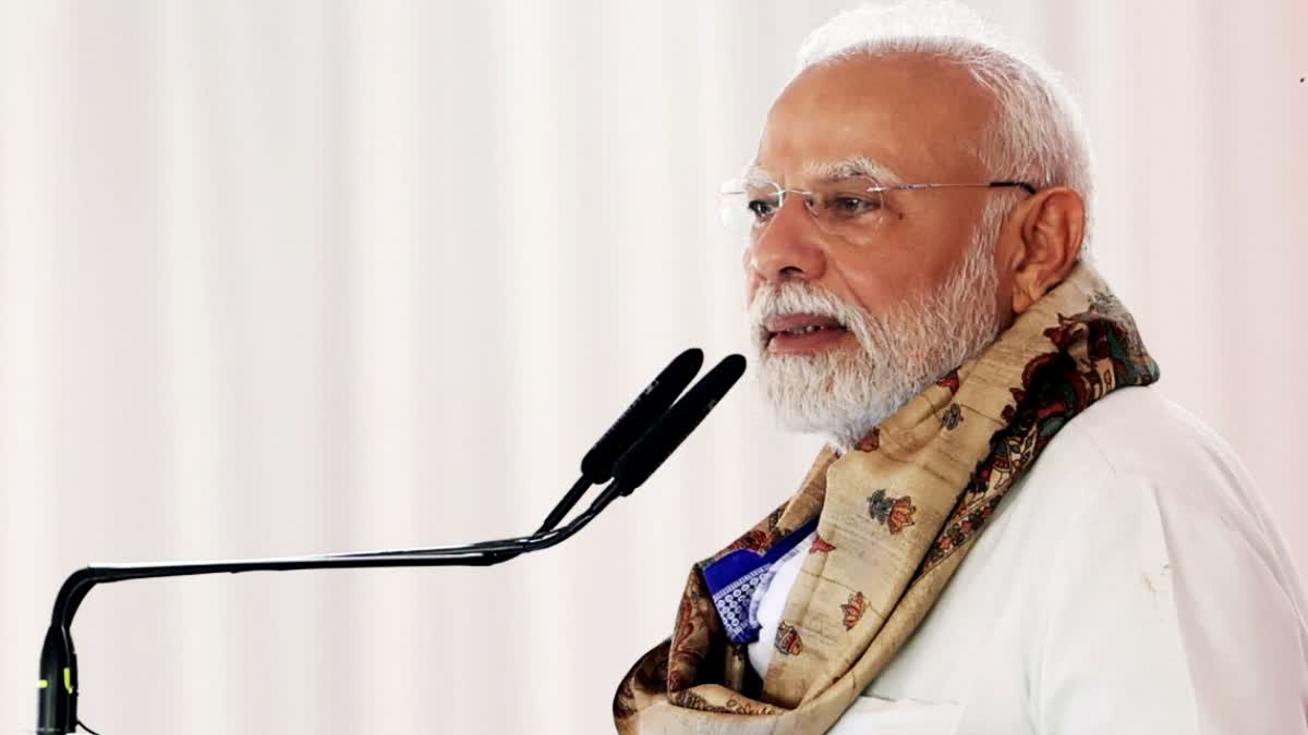 घुसपैठियों की मदद कर रही TMC', पीएम मोदी का आरोप, कहा-'पलायन का प्रतीक' बना  बंगाल