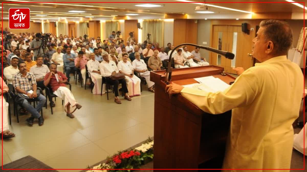 RSS leader Dattatreya Hosabale