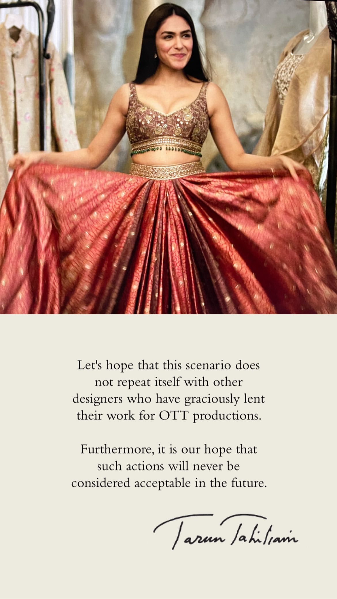 New lehenga Quotes, Status, Photo, Video | Nojoto