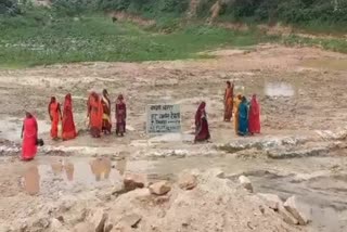 Etv ahra-pond-work-stopped-protest-villagers-in-koderma