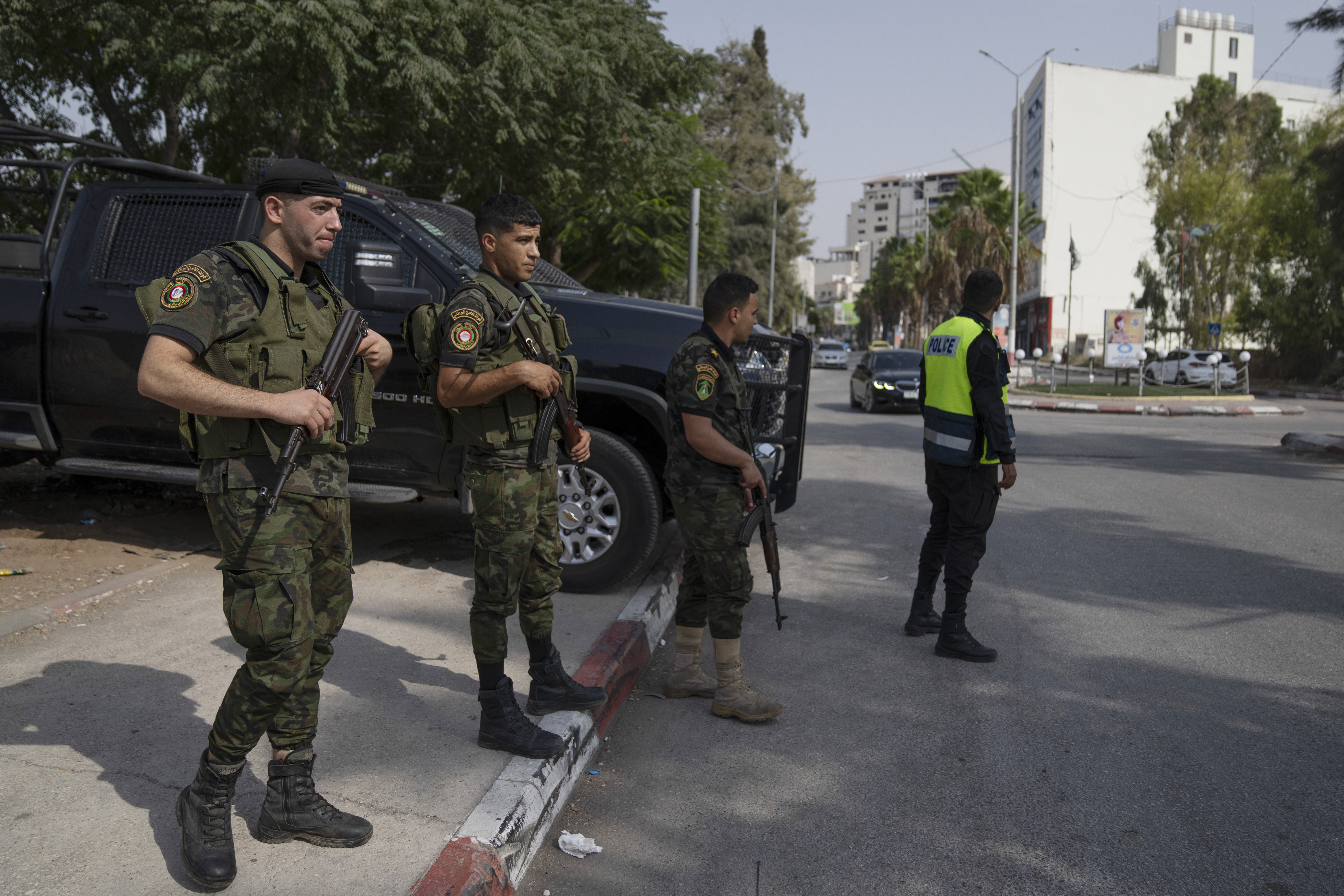 After Israeli raids Palestinian police struggle in militant hotbed