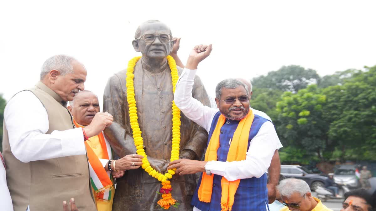 KAILASHPATI MISHRA STATUE IN RANCHI