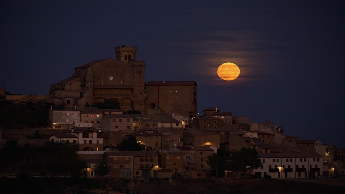 എന്താണ് സൂപ്പർ മൂണ്‍  സൂപ്പർ മൂണ്‍  What is Super moon  Blue moon