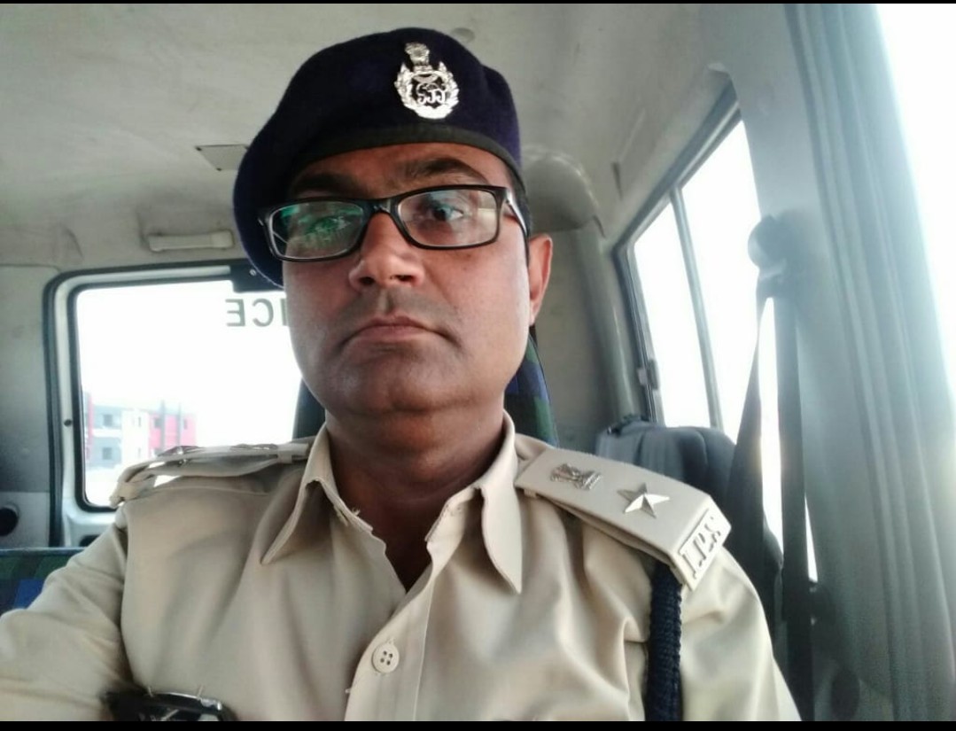 સુરતના કામરેજ ખાતેથી નકલી IPS ઝડપાયો