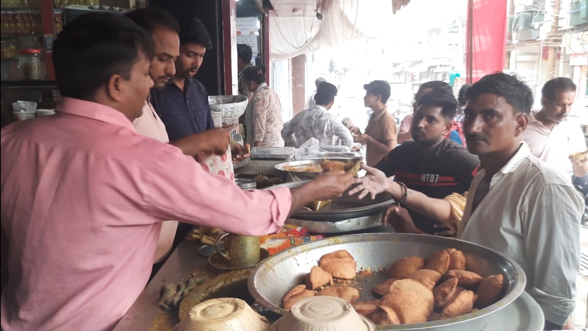 MORENA BREAKFAST BEDAI PURI