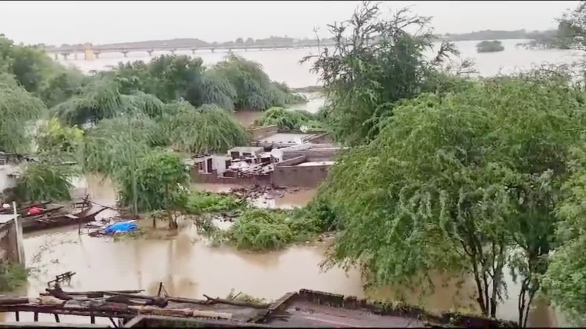 sardar sarovar dam backwater in many villages