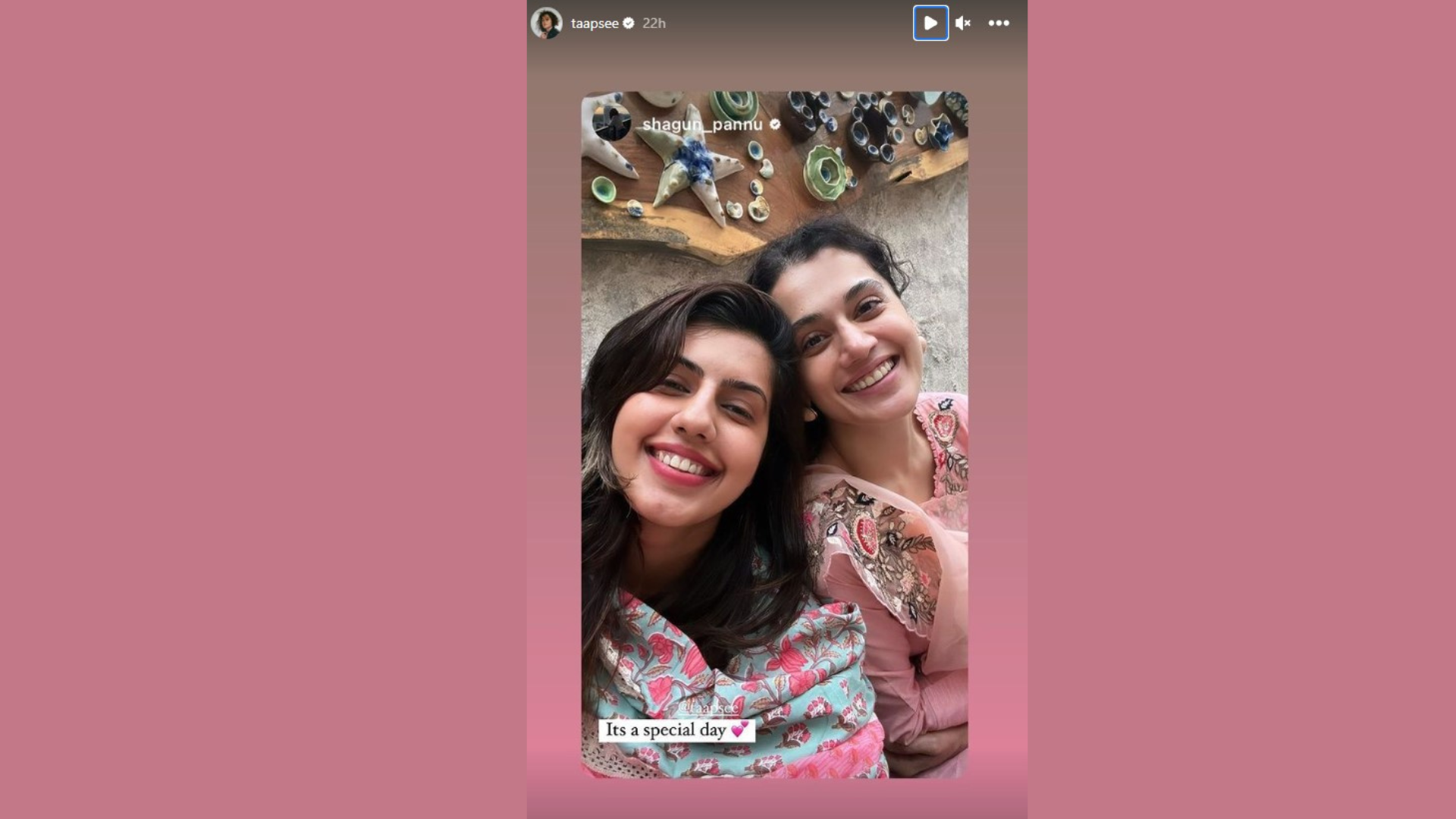 Taapsee Pannu with sister